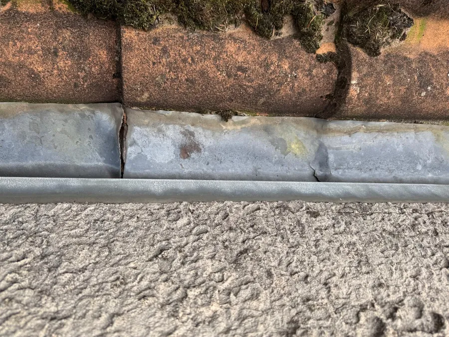 Solin en zinc — Bresse Couverture, Pont-de-Vaux et alentours